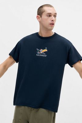 T-shirt UO noir Guinness Chirstmas