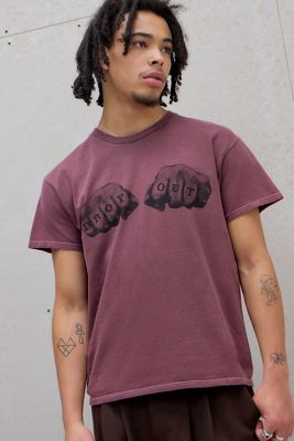 T-Shirt UO Bordeaux con Grafica Drop Out