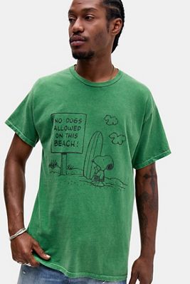 UO Grünes Snoopy Strand-T-Shirt