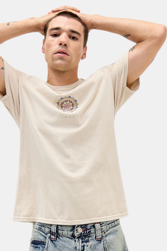 T-shirt con grafica Mandala UO #1