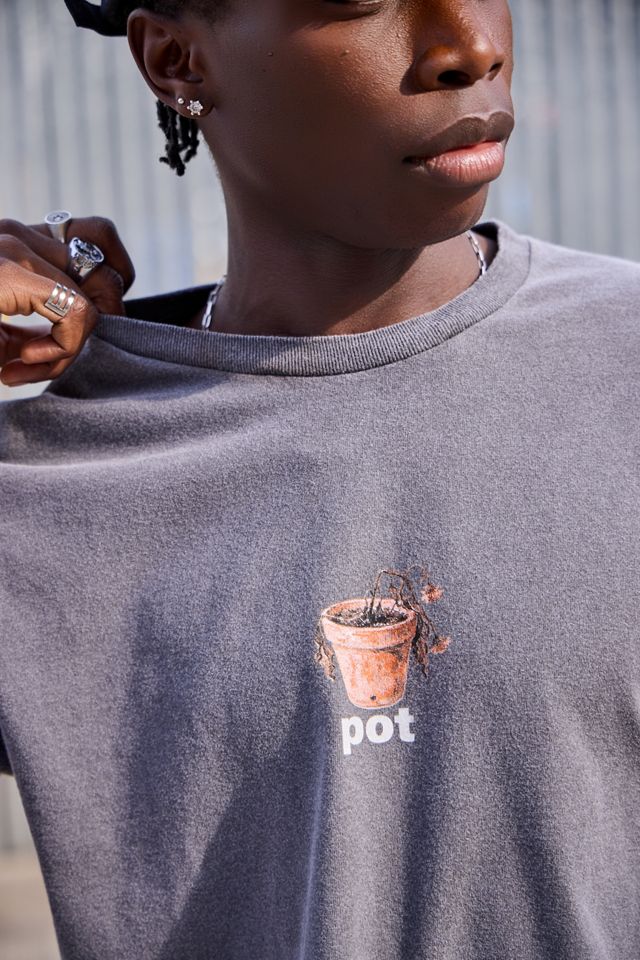Camiseta Gráfica con Maceta Negra Lavada UO #2
