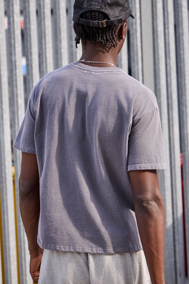 Camiseta Gráfica con Maceta Negra Lavada UO #3