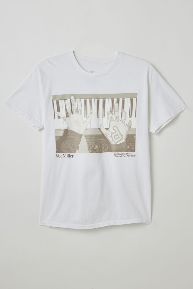 T-shirt blanc UO avec photo de Mac Miller au piano #5