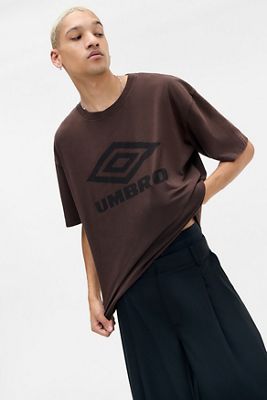 T-shirt chocolat exclusif UO Umbro