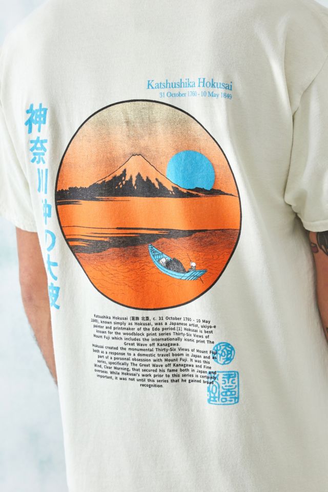 Udsigt i morgen vinden er stærk UO Overdyed White Hokusai Lake Print T-Shirt | Urban Outfitters UK