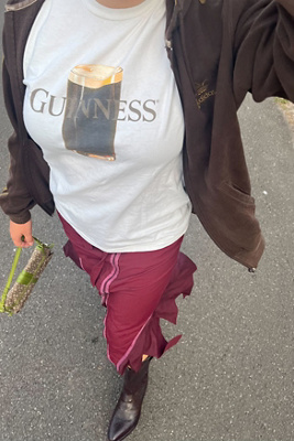 UO Exclusive T-shirt blanc Guinness en taille: Small - Basic Pleasure Mode - Modalova