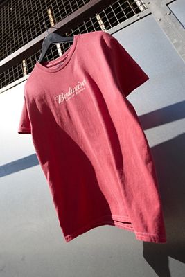 T-shirt Grafica UO con Logo Budweiser Rosso