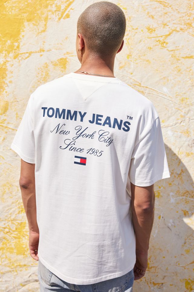 Tommy Hilfiger Timeless Tommy Jeans Logo T-Shirt | Urban Outfitters UK