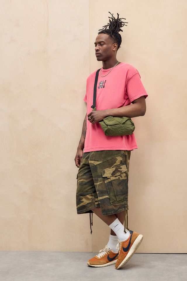 UO Kätzchen Skate T-Shirt #1
