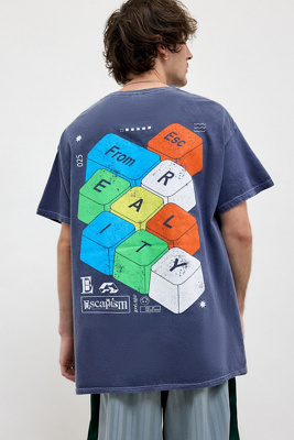 UO Escape From Reality T-Shirt - Navy XS at Urban Outfitters