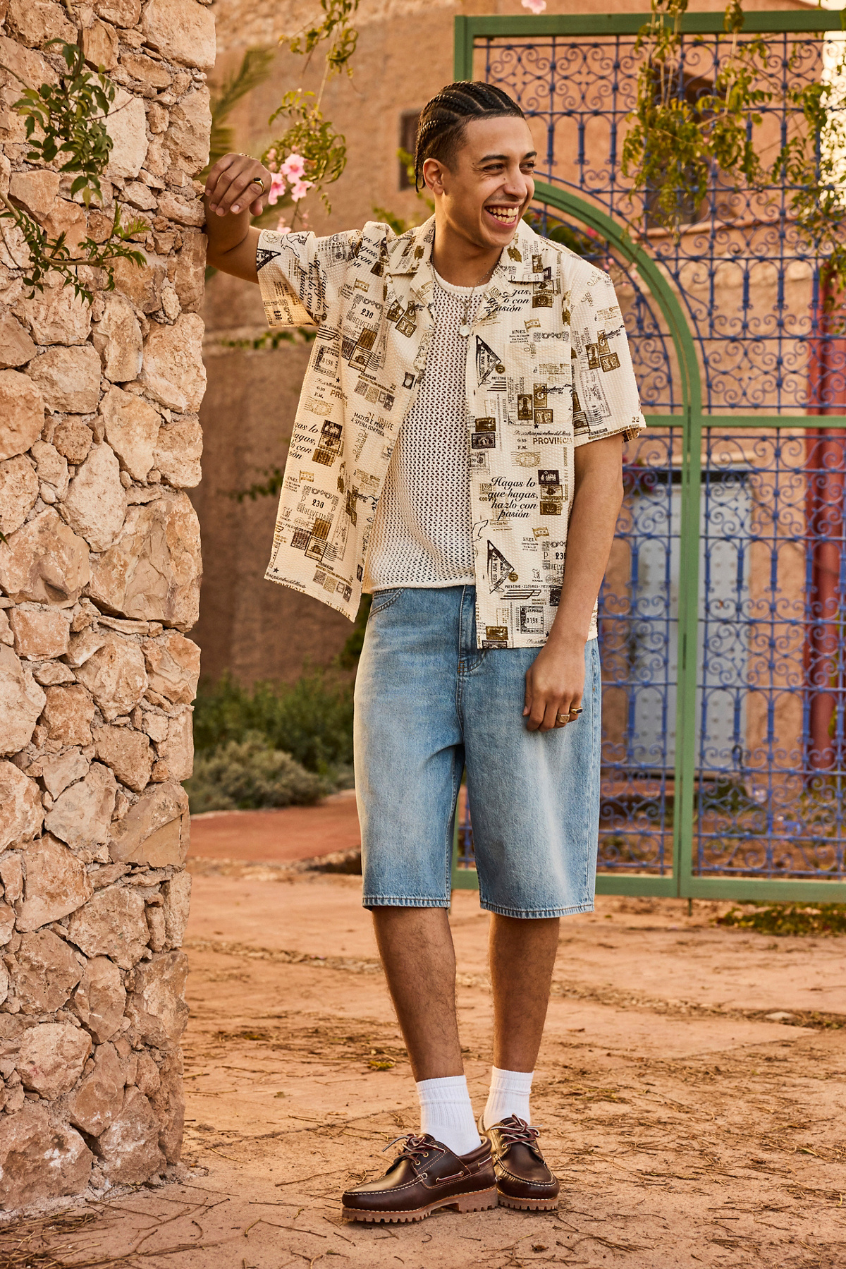 UO Case Seersucker Short Sleeve Shirt
