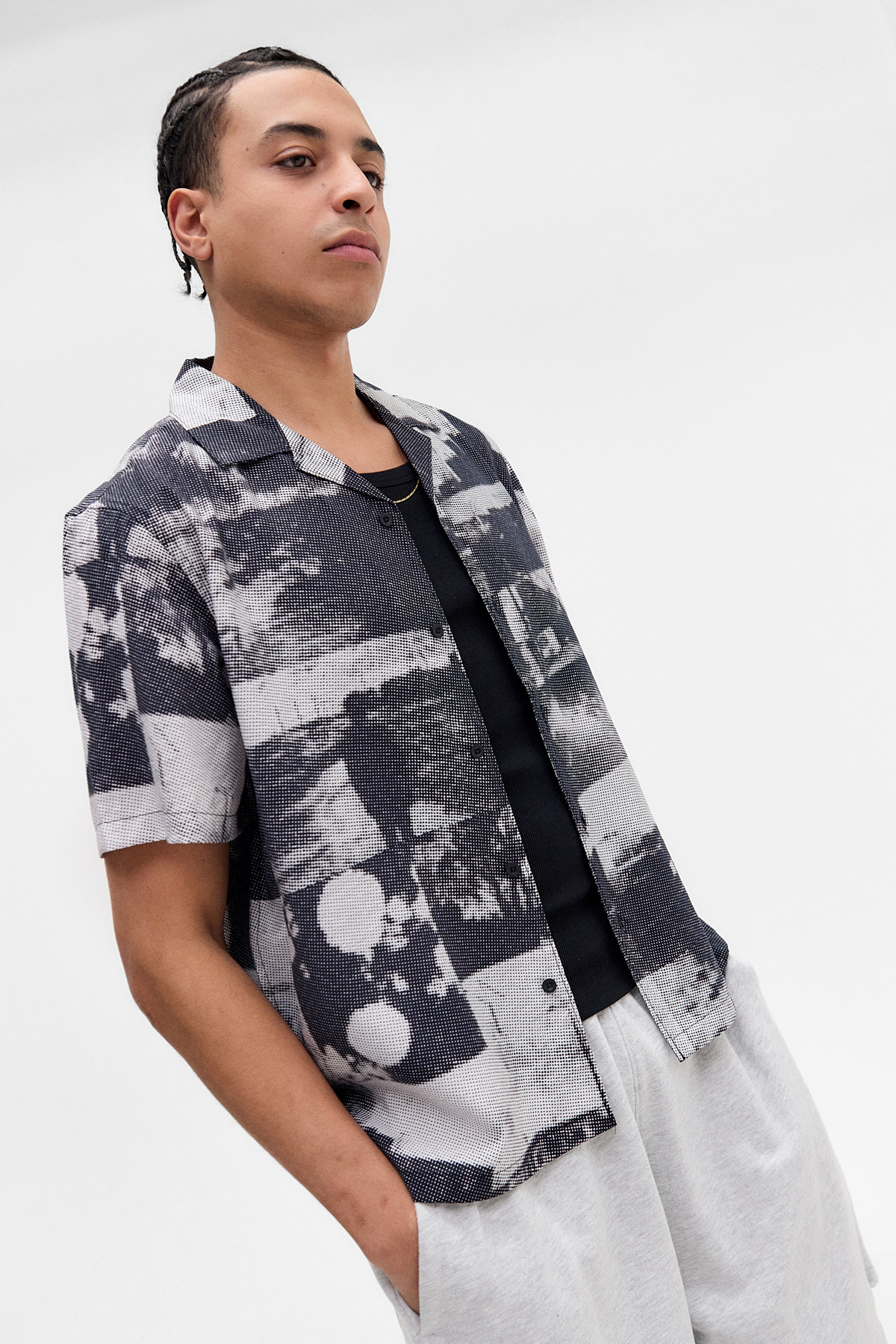 UO Photographic Pixel Short Sleeve Shirt
