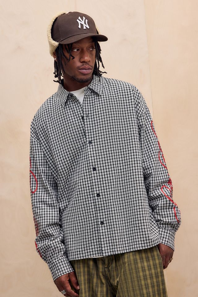 Chemise Ed Hardy UO Exclusive à carreaux noirs et blancs avec dragon et épée #2