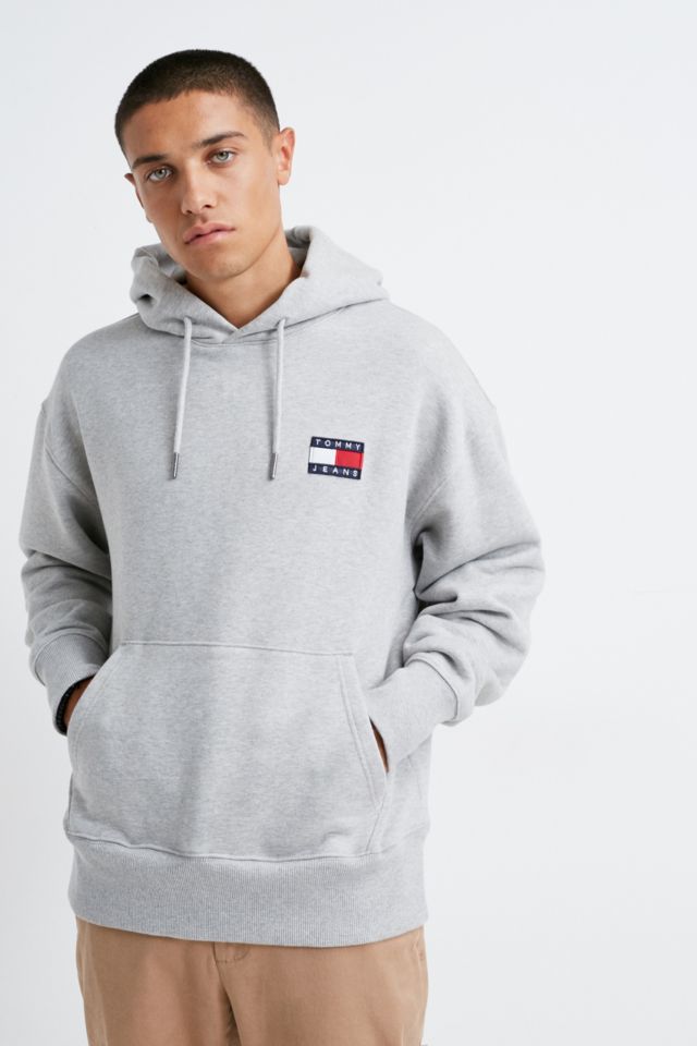 Tommy jeans badge logo hot sale hoodie