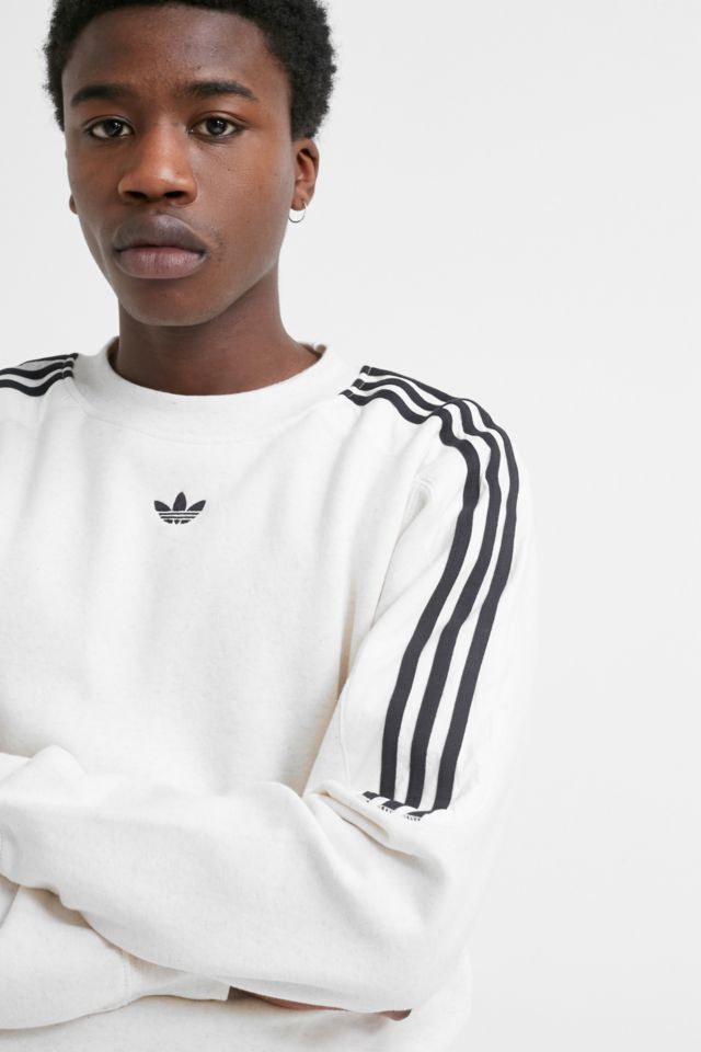 adidas Sweatshirt Radkin in Ecru mit Rundhalsausschnitt Urban Outfitters DE