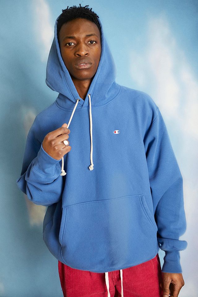 Champion UO Exclusive Washed Out Navy Logo Hoodie | Urban Outfitters UK
