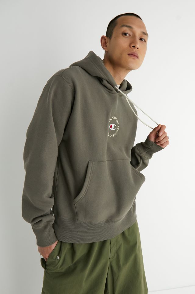 Champion UO Exclusive Hoodie in Braun mit rundem Logoschriftzug