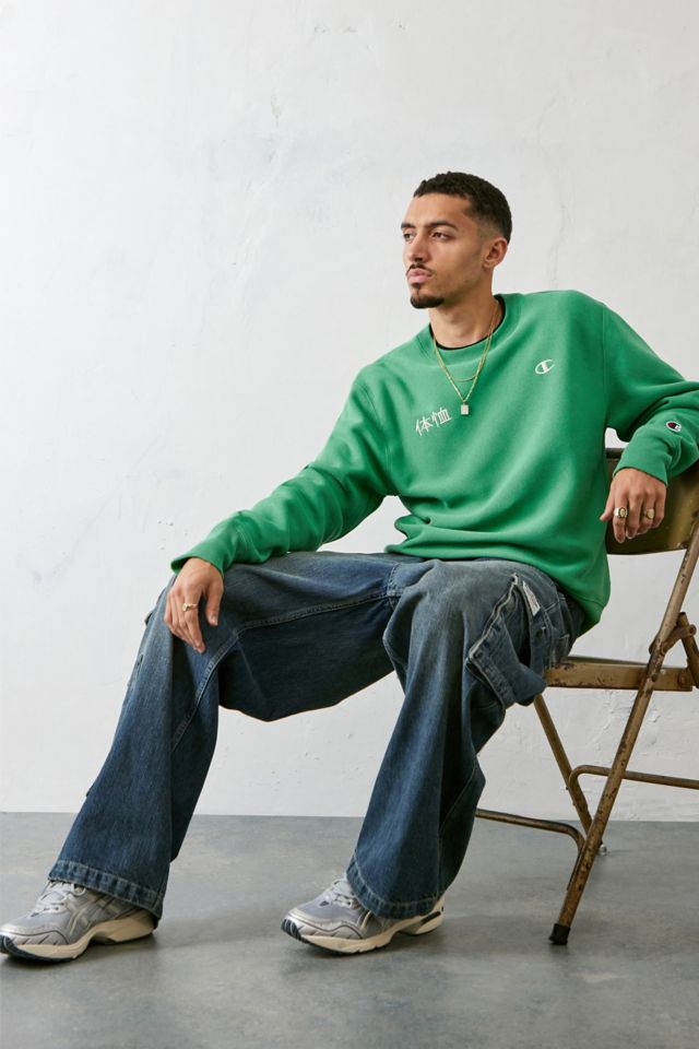 Champion sweaters on sale urban outfitters quito