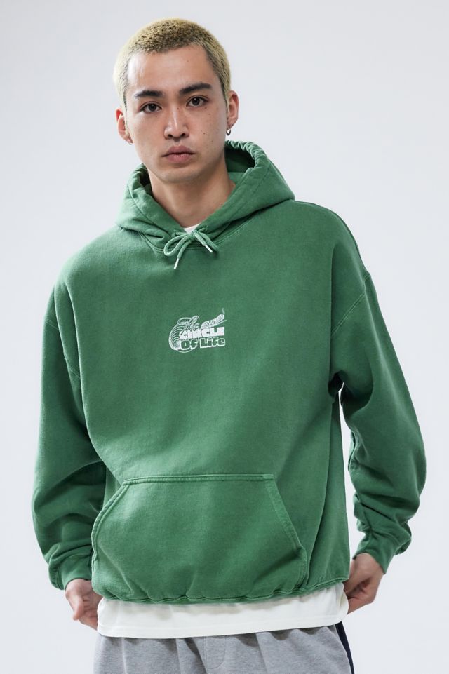 UO Hoodie Circle Of Life in Grun