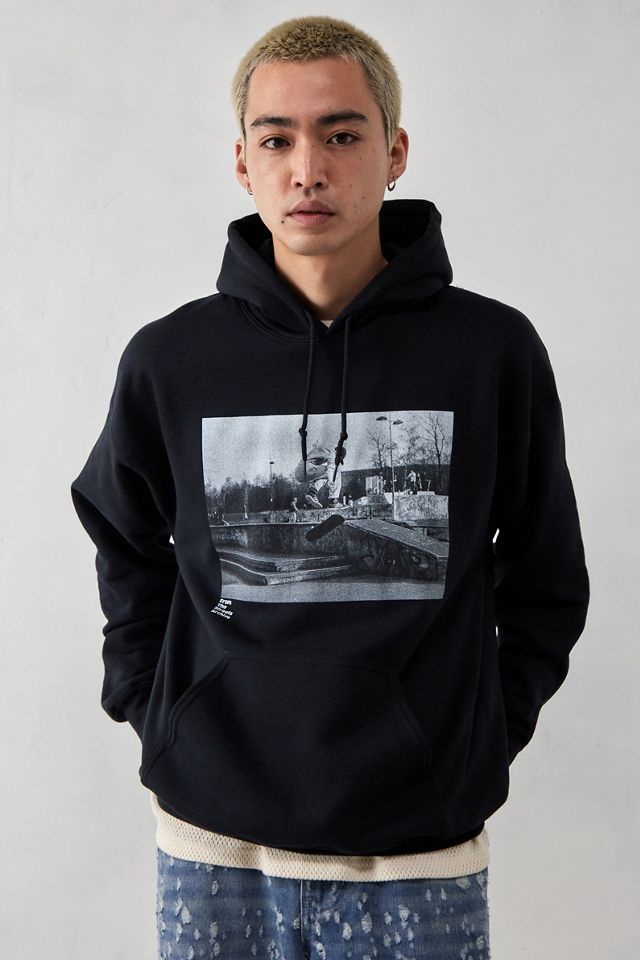 The Street Archive – Skaterhoodie in Schwarz #1