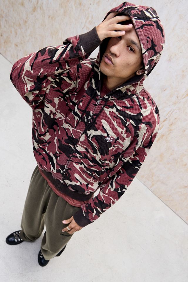 iets frans...Sweat à capuche zippé gaufré camouflage rouge #1