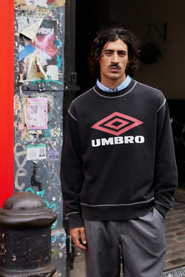 Umbro UO Exclusive Black Sweatshirt | Urban Outfitters DE