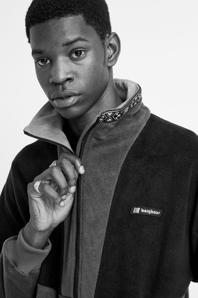 Berghaus – Schwarzes Sweatshirt „Dean Street Tramanata“ mit kurzem Reißverschluss #1