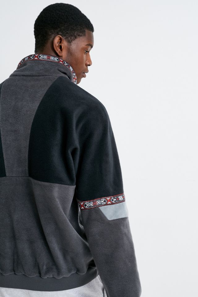 Berghaus – Schwarzes Sweatshirt „Dean Street Tramanata“ mit kurzem Reißverschluss #3