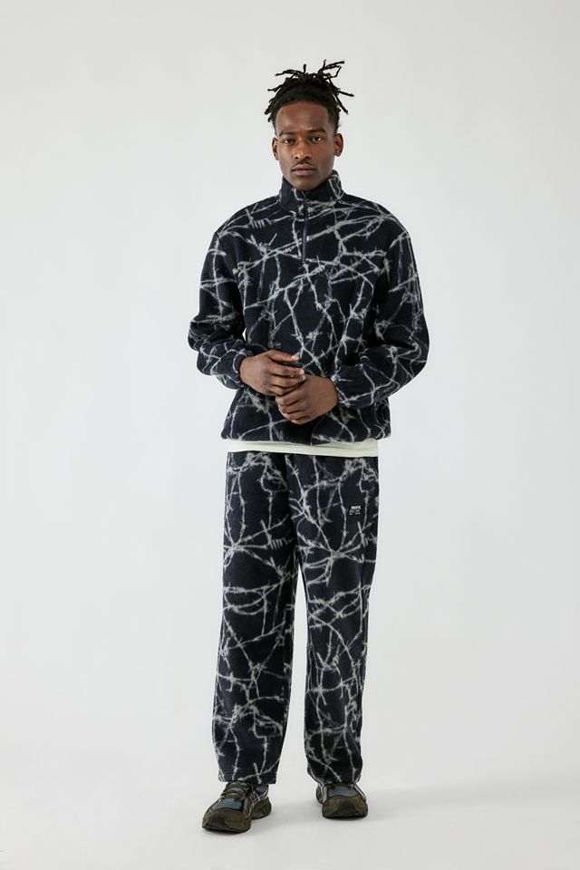 UO Barbed Wire Black Fleece Pullover #4