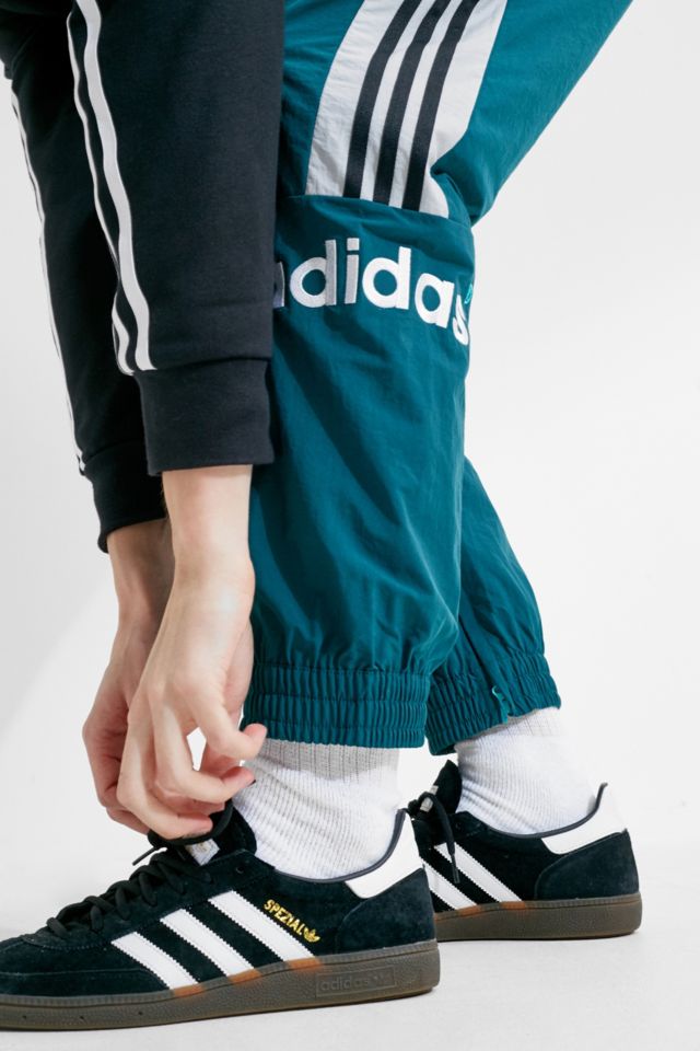 Adidas arc logo on sale