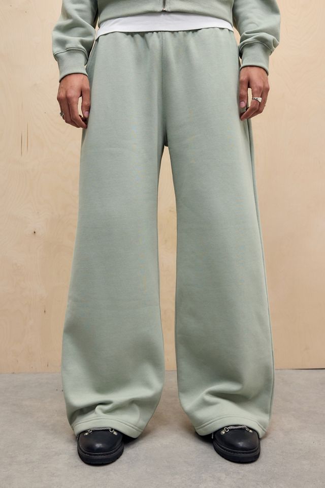 Champion UO Exclusivo Pantalones Jogger de Pierna Ancha Lavados en Salvia #1