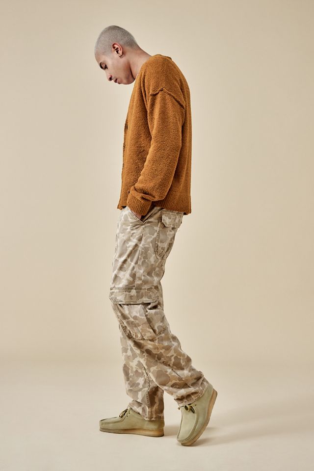 Levi's Duck Camo Stay Loose Cargo Pants | Urban Outfitters UK