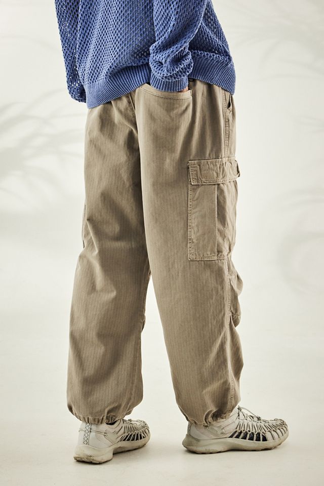 BDG Taupe Pantaloni Cargo a spina di pesce #3