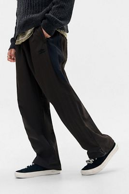 Pantalon de survêtement Umbro UO Exclusif marron coupe large
