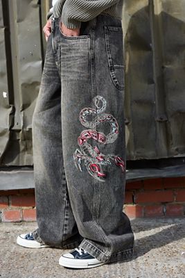 BDG Neo Skate Bestickte Skorpion Denim-Jeans