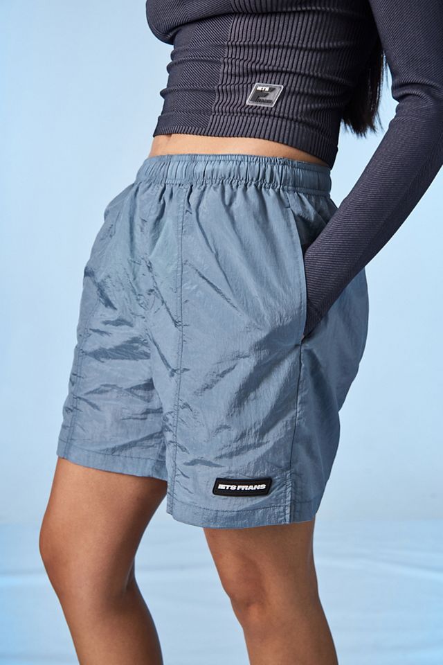 iets frans... – Tech-Shorts in Blau aus schillerndem Nylon | Urban ...