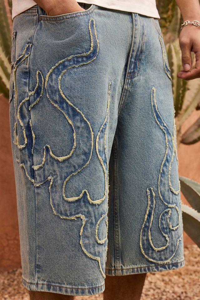 Ed Hardy UO Exklusive Shorts mit blauer Flammenapplikation #4