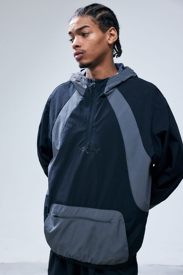 Oakley Blackout Verve Rc Anorak | Urban Outfitters UK