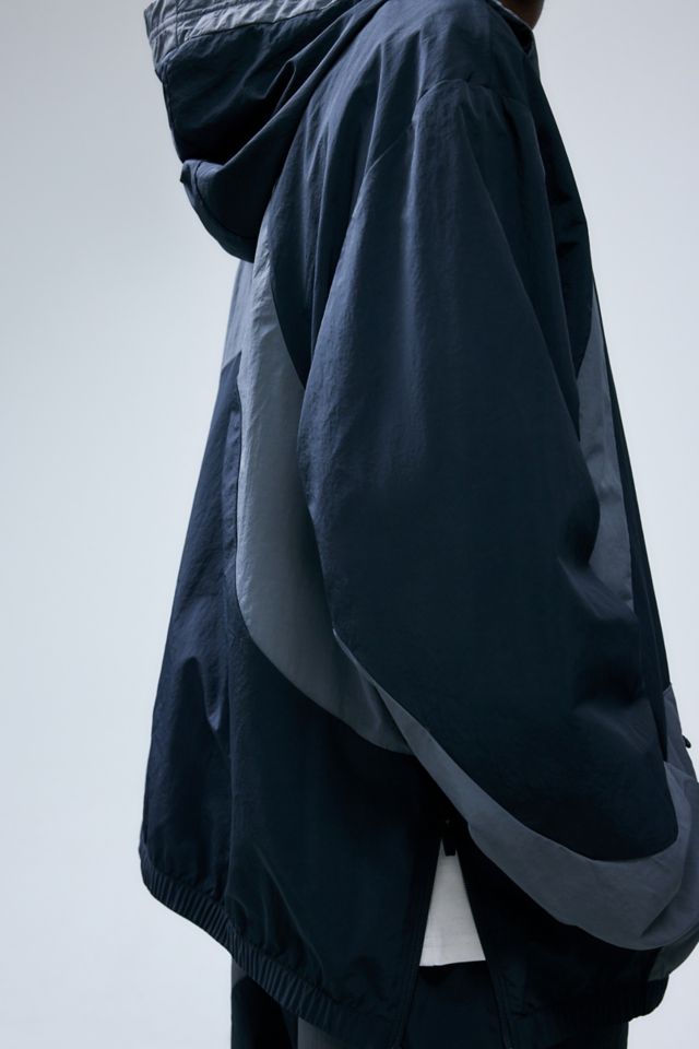 Oakley Blackout Verve Rc Anorak | Urban Outfitters UK