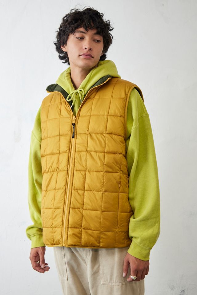 UO Nomad Green Reversible Fleece Gilet #1
