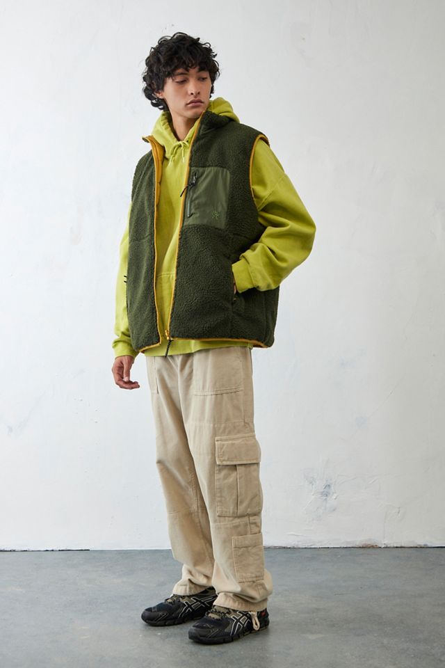 UO Nomad Green Reversible Fleece Gilet #2