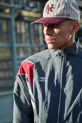 Umbro 98917u Maglia Uomo Inghilterra Rugby 2023/2024 – Leggera, Elasticizzata, Con Stemma Ufficiale