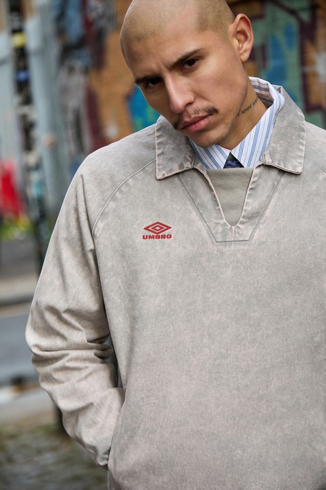 【UMBRO】 NQ Washed Drill Top Grey Umbro washed drill sweatshirt top in gray | ASOS