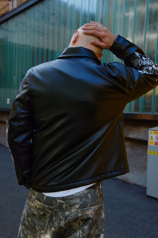 Ed Hardy Veste en simili cuir noir exclusive UO avec dragon et épée #4