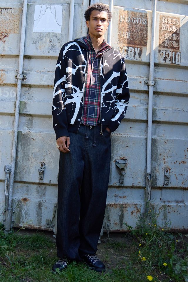 Sudadera con Capucha UO de Espinas Negra y Blanca #1