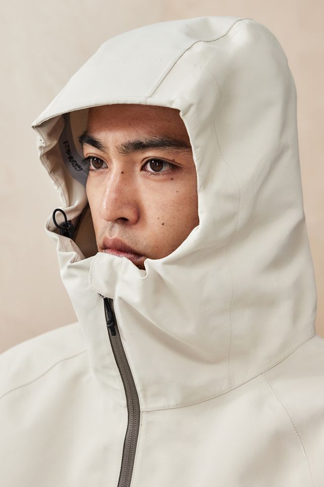 Gramicci Tech Bone Peak 3-L DWR Shell Jacket | Urban Outfitters UK