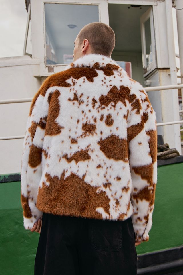 Giacca Bomber in Eco Pelliccia con Stampa Mucca BDG Billy #4