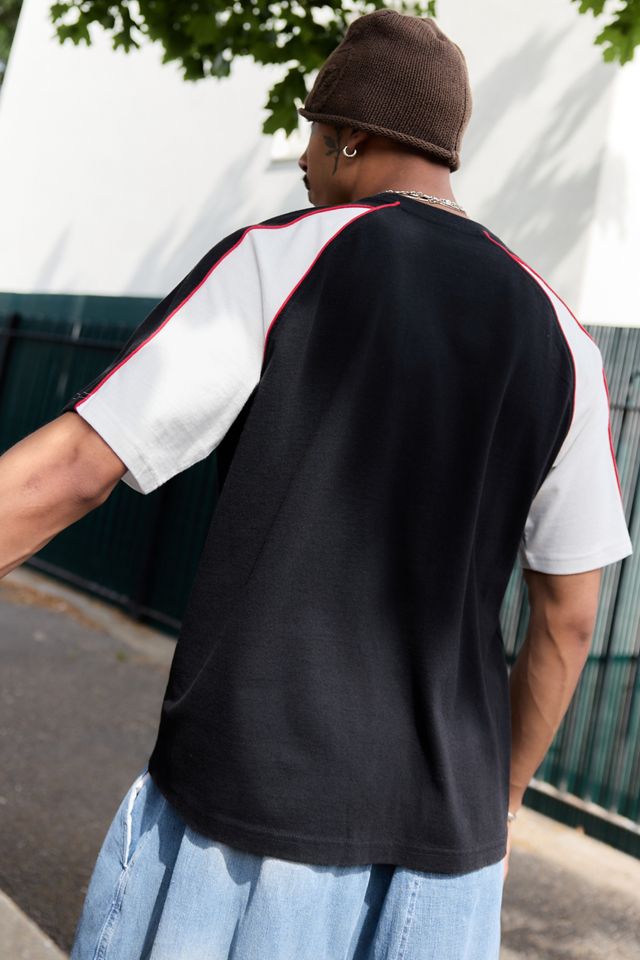 T-shirt grafica iets frans... con pannello graffiti nero #3
