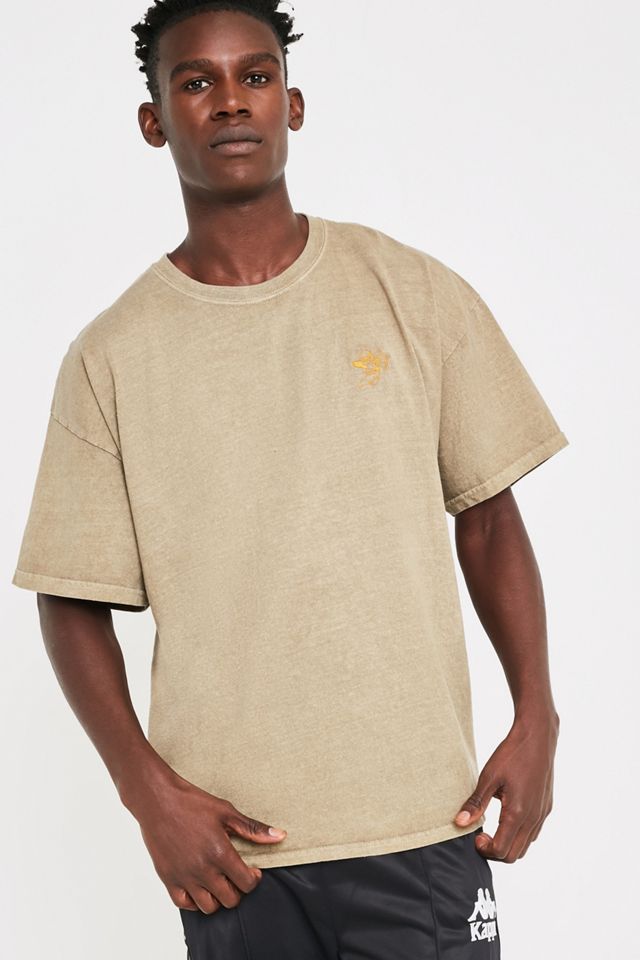 Urban Outfitters – Besticktes T-Shirt „Cherub“ in Khaki #4