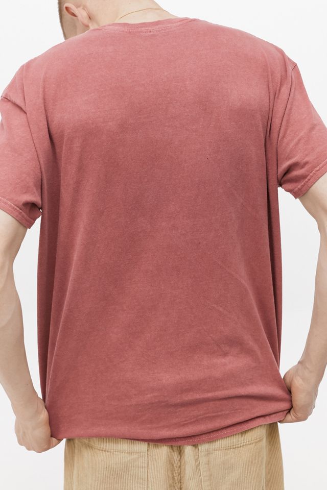 UO – T-Shirt in Rot mit aufgesticktem Auge  #1